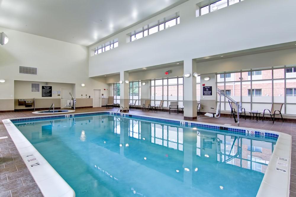 Homewood Suites By Hilton Woodbridge Exterior foto