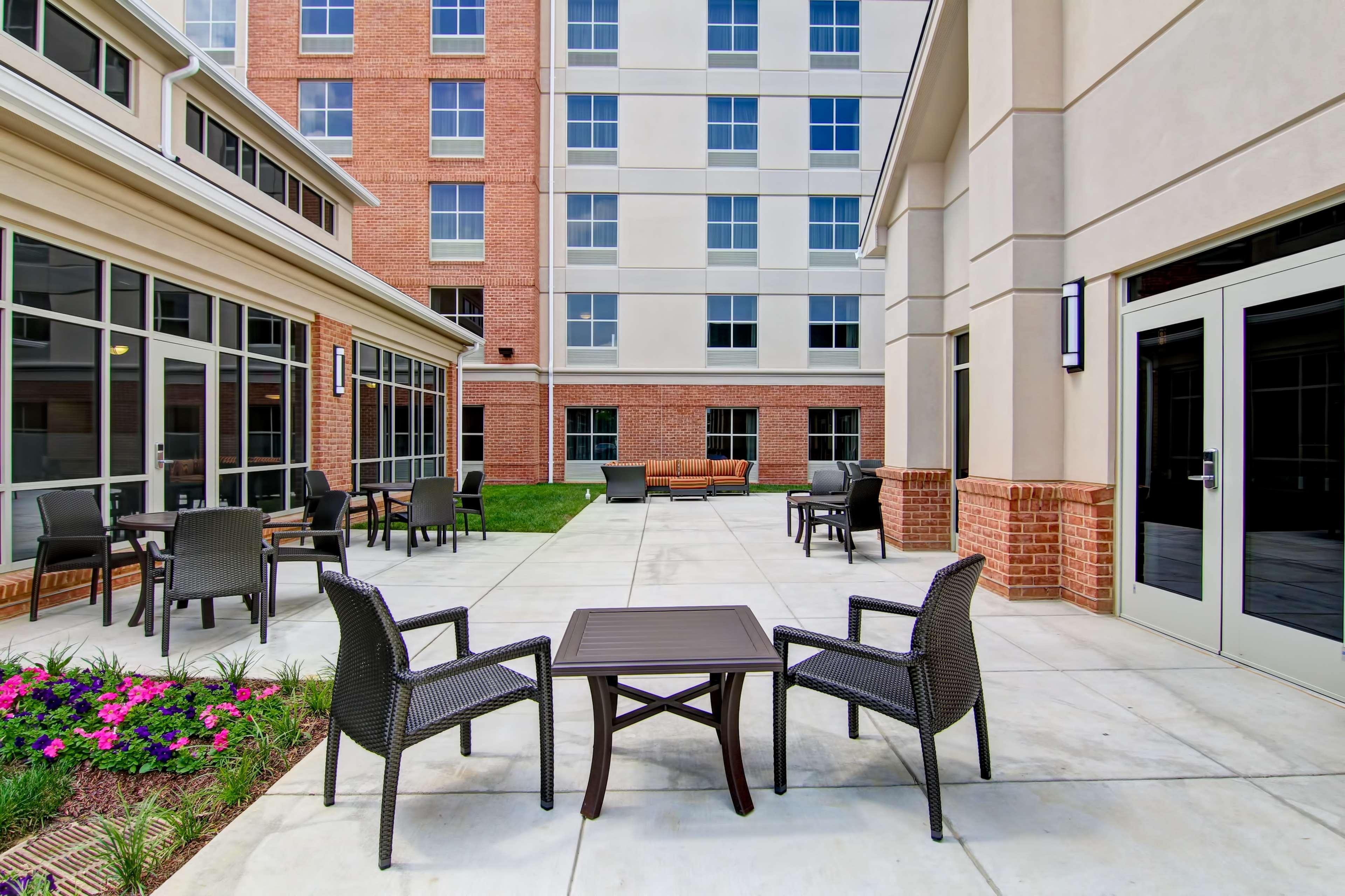 Homewood Suites By Hilton Woodbridge Exterior foto
