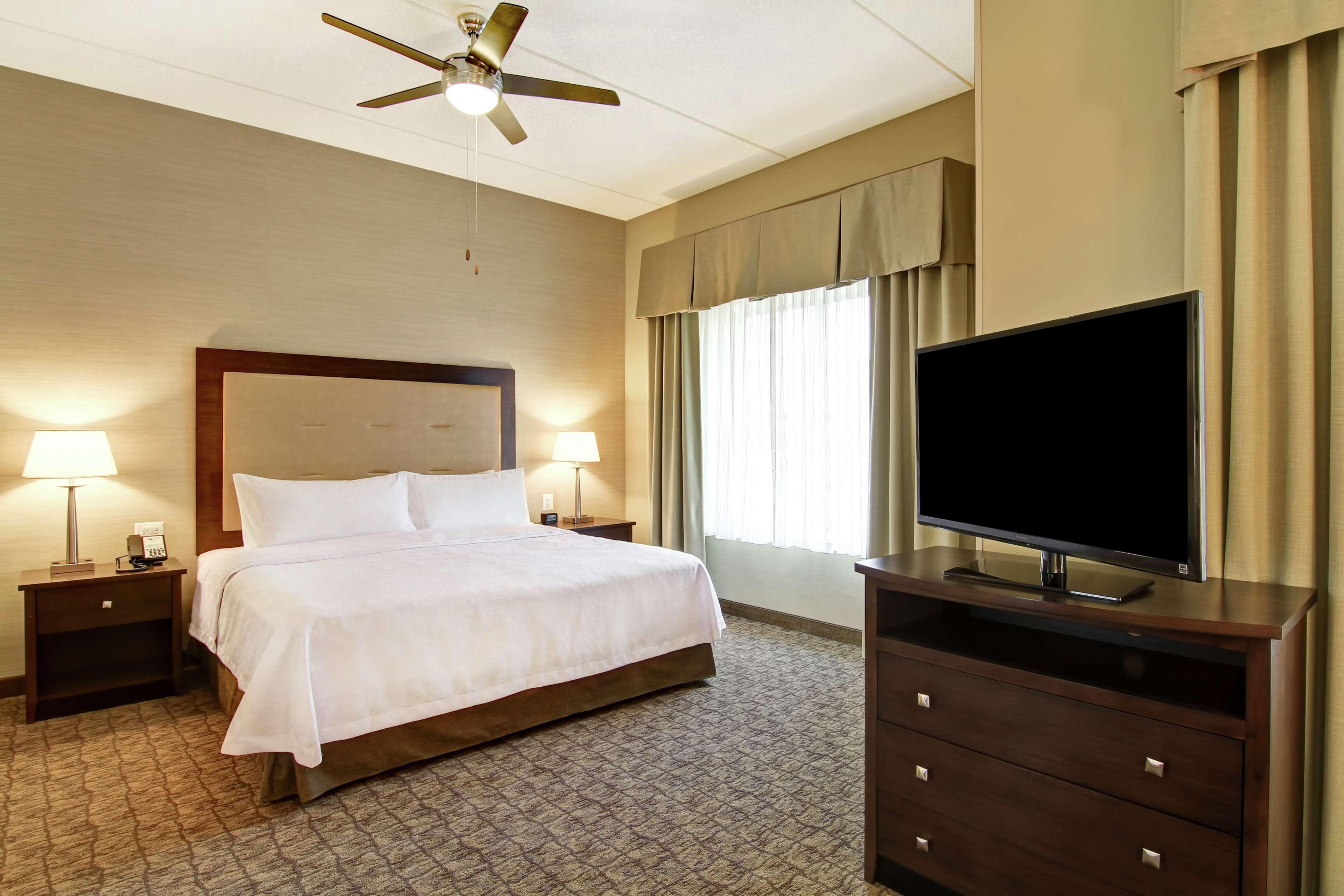 Homewood Suites By Hilton Woodbridge Exterior foto